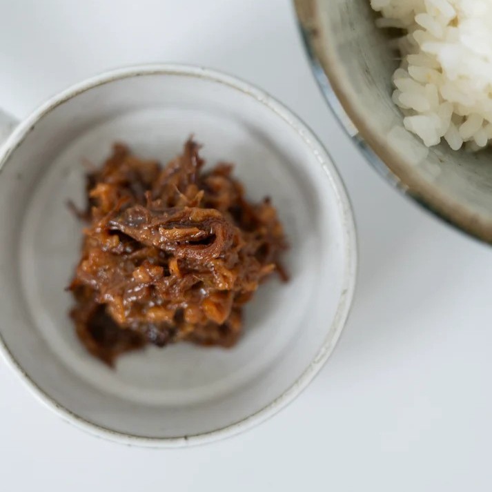 会員制ホテル料理長監修 湘南発クラフトフードブランド ちがさき牛の肉味噌（辛みあり）4個セット（100g×4／計400g） NIKU to MISO -BLACK LABEL-  THE SOUP FACTORY KOBUCON